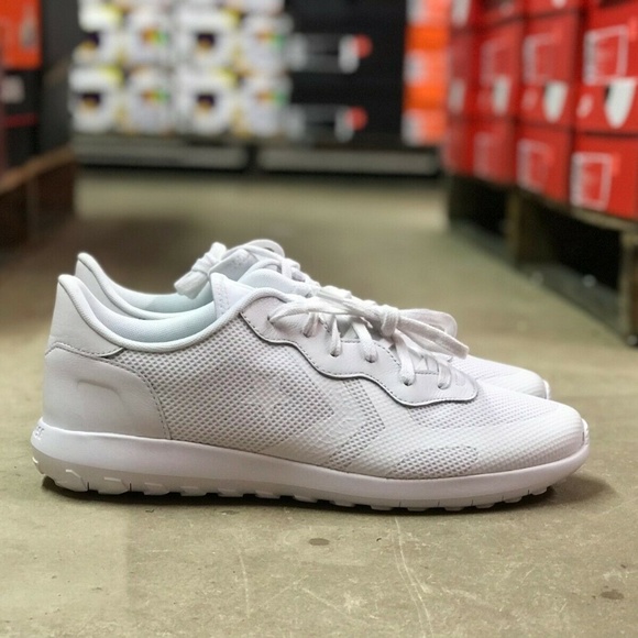 converse thunderbolt white